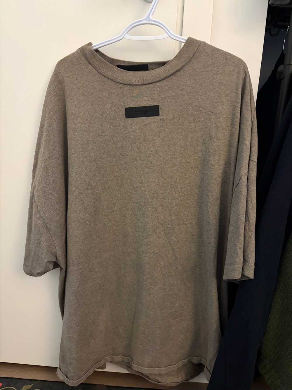 FEAR OF GOD essentials Men’s T-Shirt in Taupe